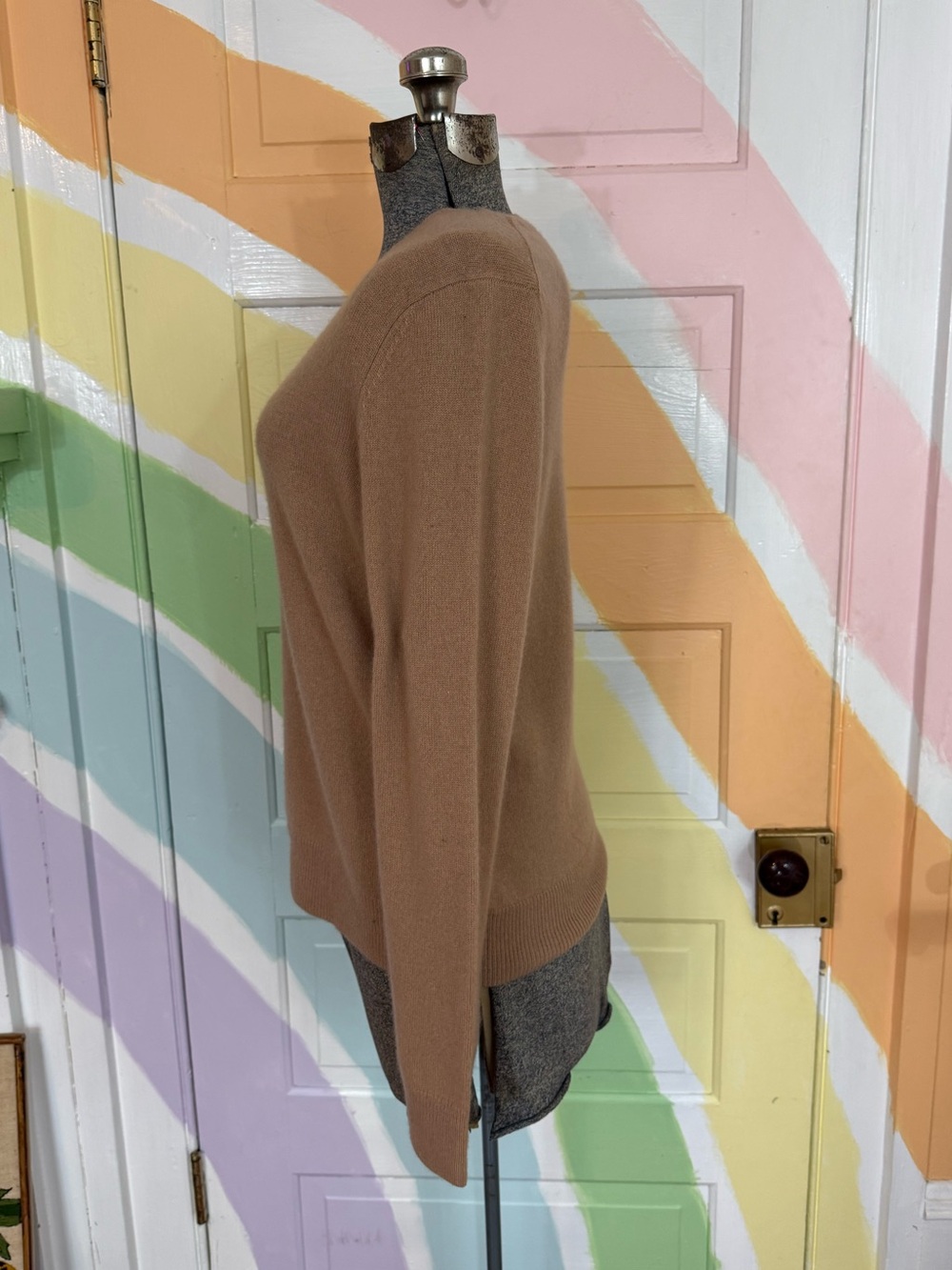 Quince Mongolian Cashmere Crewneck Sweater in Teak Sz Medium 🍄 - Picture 7 of 8